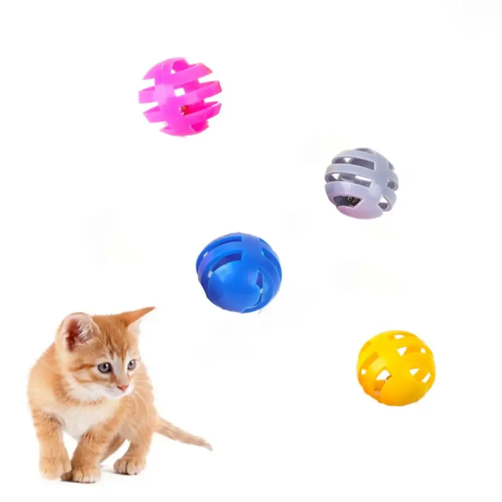 Пластмасова котка Bell топка играчка случаен цвят интерактивен преследване котка играчки топка куха навън джингъл топка котка играчки облекчаване скука